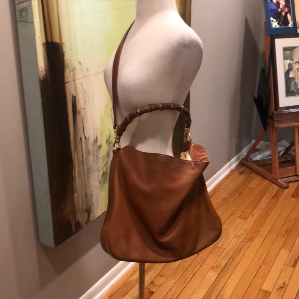 VINTAGE GUCCI BAMBOO HANDLE HOBO BAG W/ STRAP - Picture 2 of 8